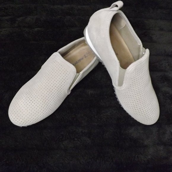 BearPaw Shoes - BearPaw Comfort Shoes- Women's Size 8